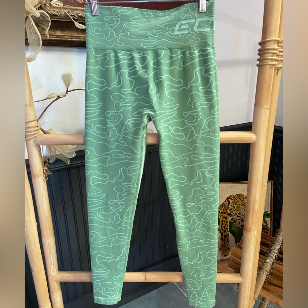 ECHT Arise Green Blue Camo High Waisted Compression Leggings ~ Size Medium 💛🍄